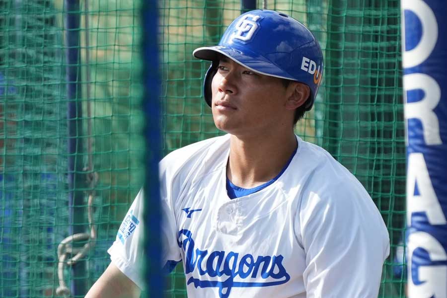 中日・村松開人【写真：小林靖】