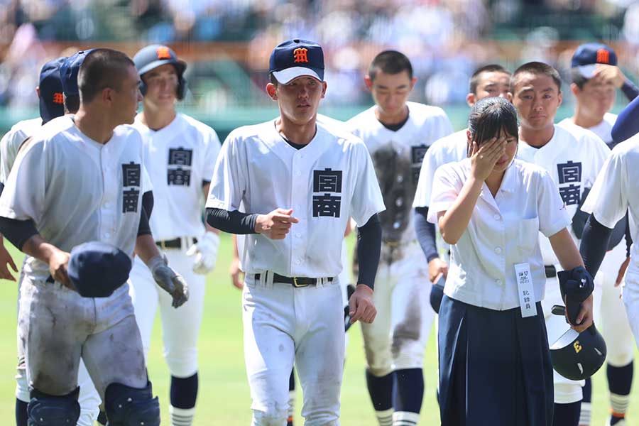 中京大中京に敗れた宮崎商ナイン【写真：加治屋友輝】