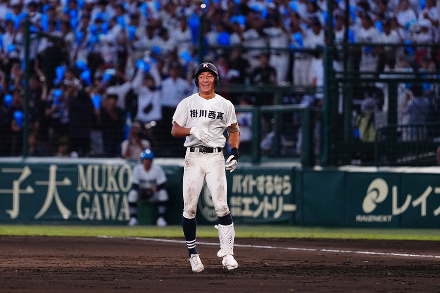 適時打を放った掛川西・石川大峨【写真：荒川祐史】