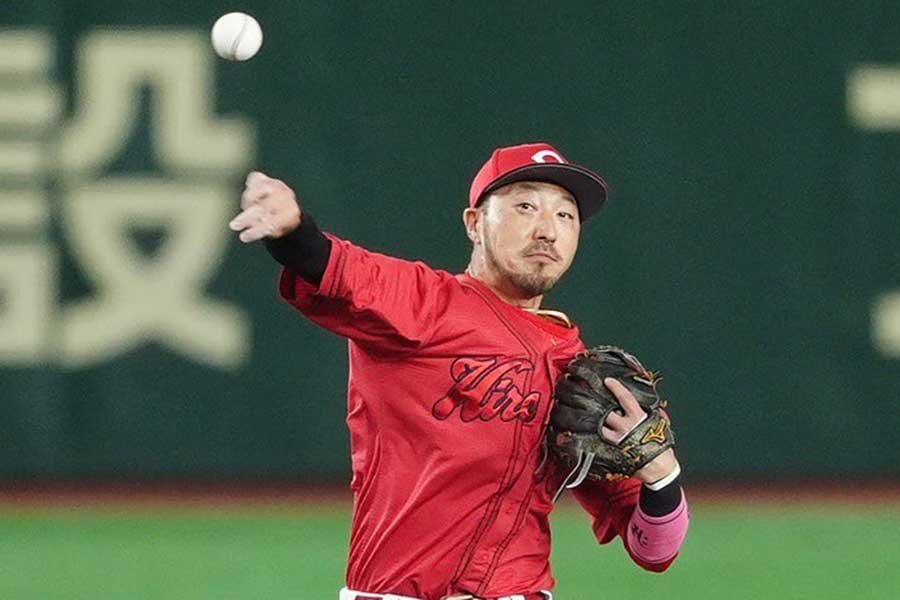 広島・菊池涼介【写真：小林靖】