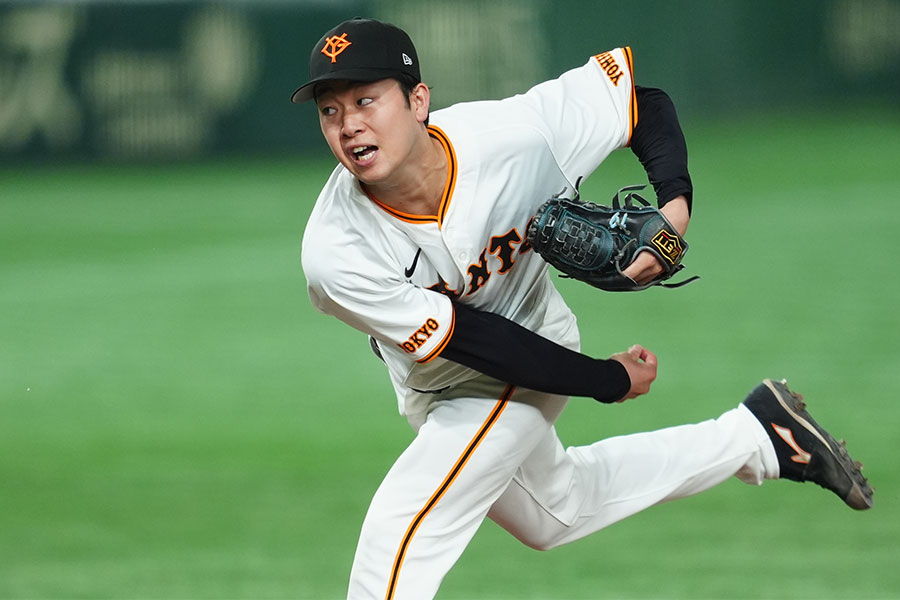 阪神戦に先発した巨人・山崎伊織【写真：イワモトアキト】