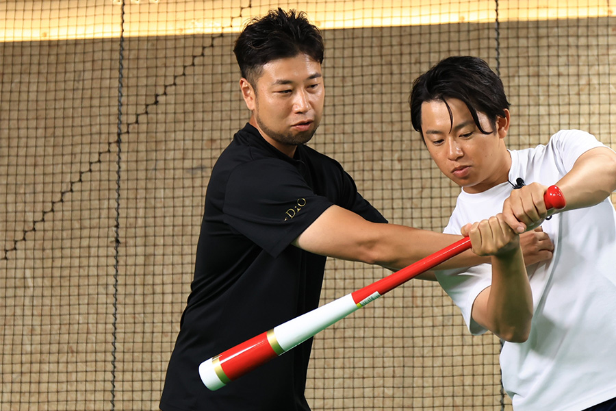 野球塾を運営する下広志氏【写真：伊藤賢汰】