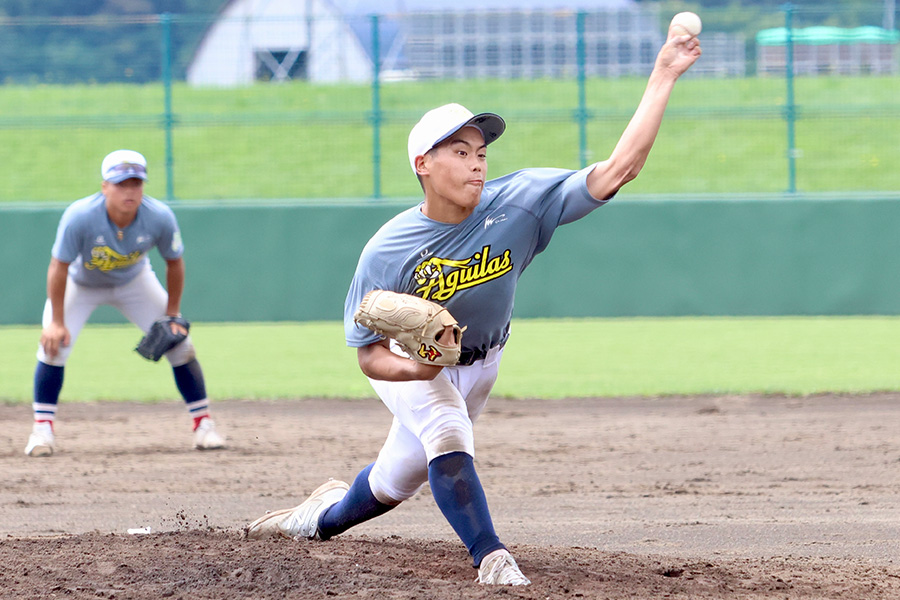 「リーガサマーキャンプ」で登板する帯広農・渋谷純希【写真：石川加奈子】