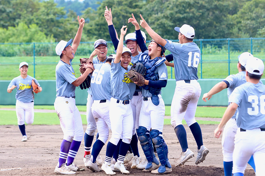 リーグ戦1位で17日の決勝進出を決めた「AGUILAS」【写真：石川加奈子】