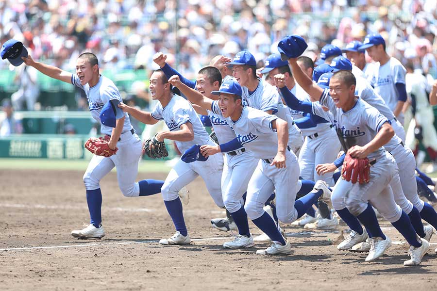 2回戦で大阪桐蔭を破った小松大谷【写真：加治屋友輝】