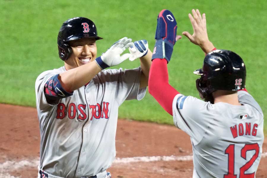 8号3ランを放ったレッドソックス・吉田正尚（左）【写真：Getty Images】