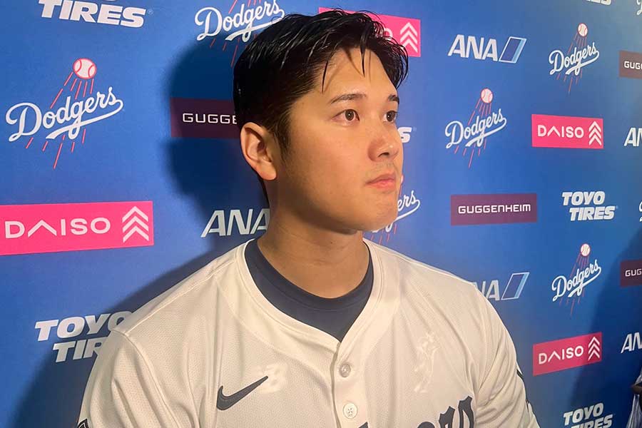 試合後、取材に対応したドジャース・大谷翔平【写真：川村虎大】