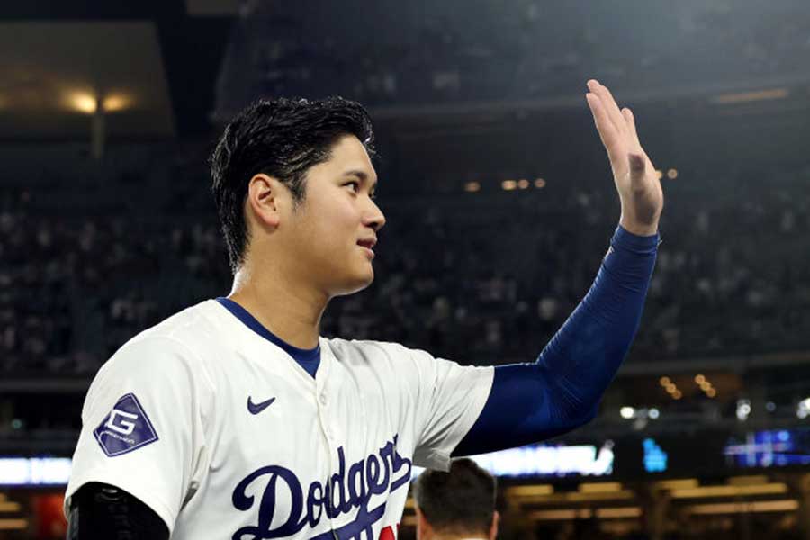 試合後にヒーローインタビューを受けたドジャース・大谷翔平【写真：Getty Images】