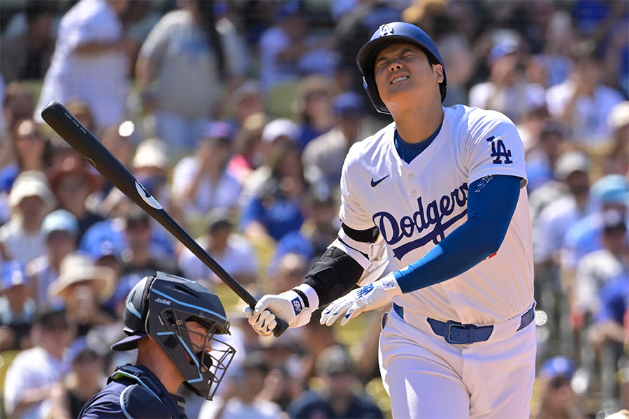 死球を受けたドジャース・大谷翔平【写真：ロイター】