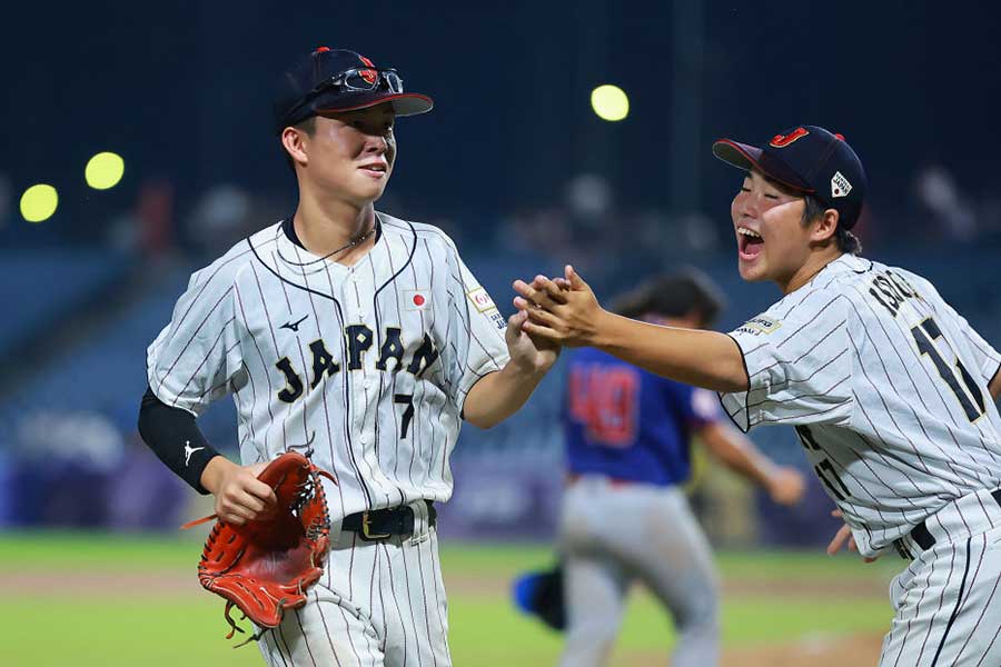 侍ジャパンU-15代表・小久保颯弥（左）【写真：Getty Images】