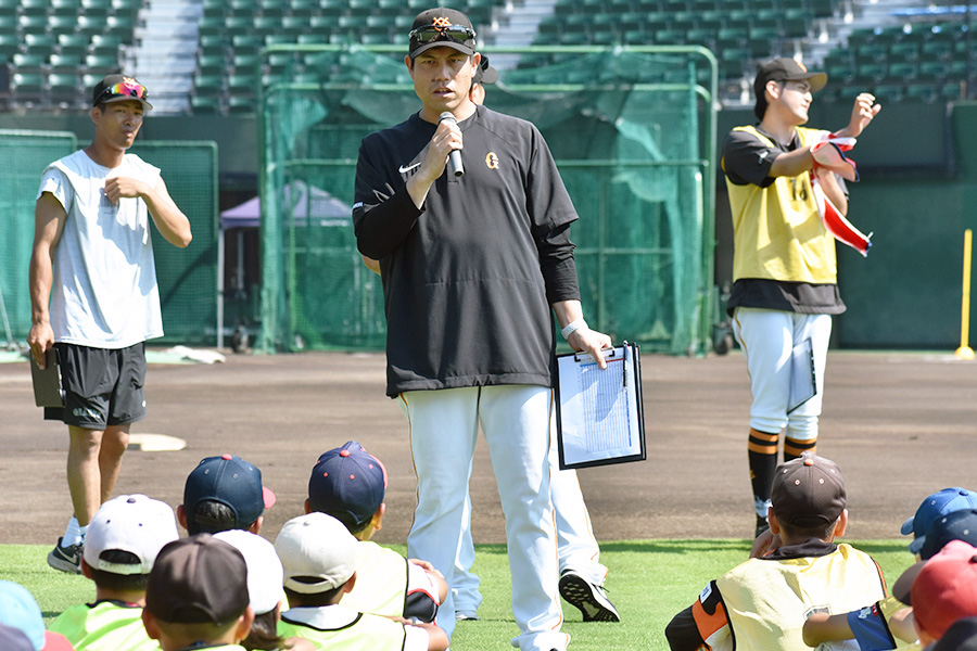 巨人ジュニアの西村健太朗監督【写真：高橋幸司】