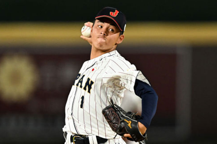 フィリピン戦に登板したU-18代表の報徳学園・間木歩【写真：Getty Images】