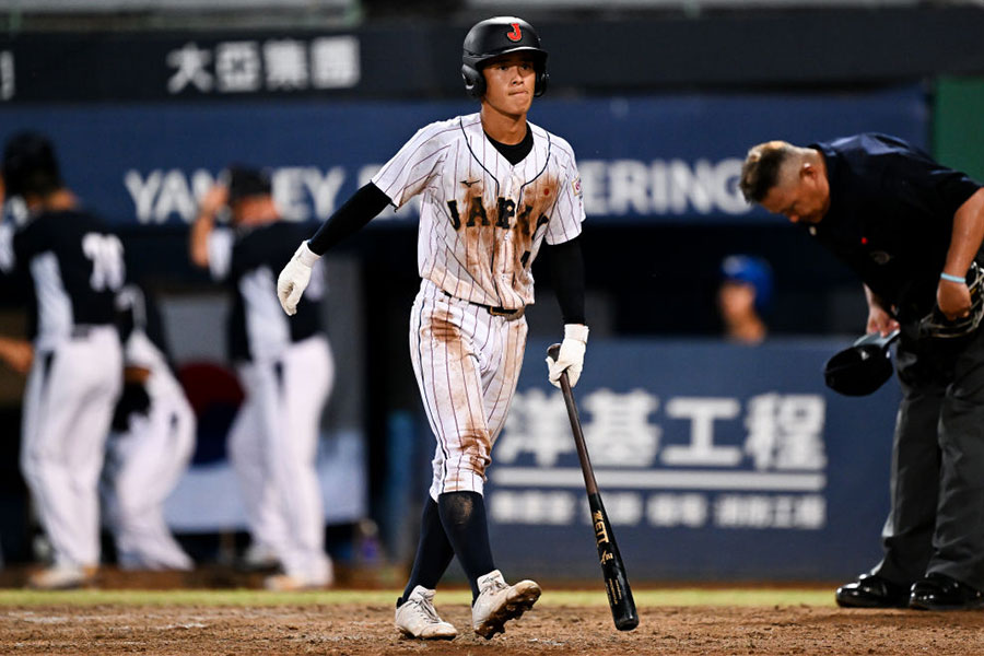 韓国投手に三振を喫した侍ジャパンU-18日本代表・山畑真南斗【写真：Getty Images】