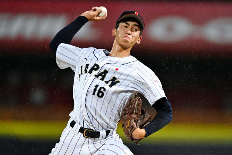 先発したU-18代表・報徳学園の今朝丸裕喜【写真：Getty Images】