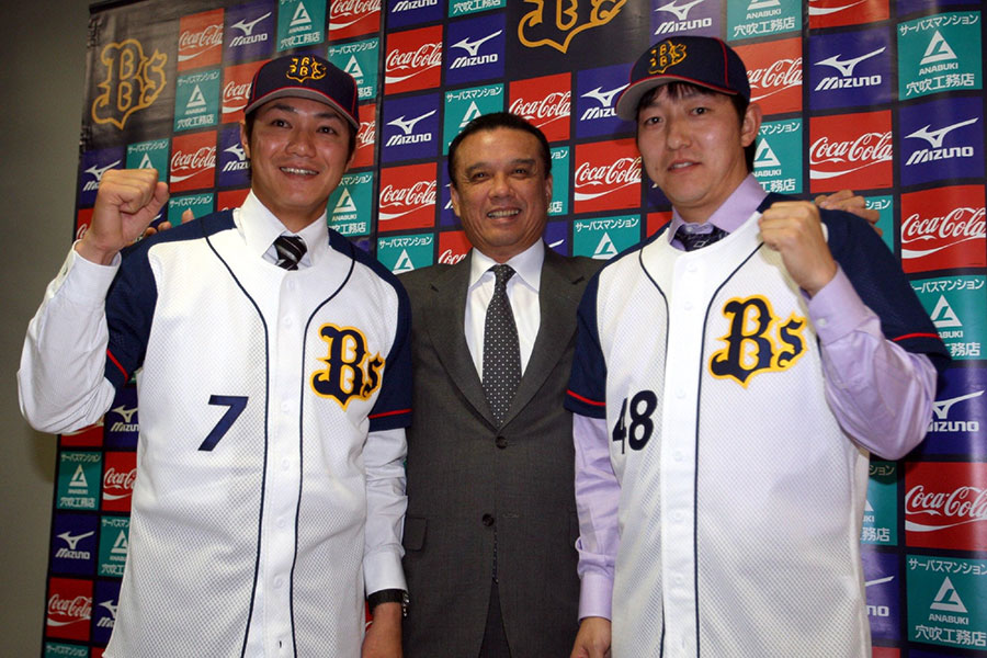 オリックス入団発表時の濱中治氏、中村勝広氏、吉野誠氏（左から）【写真提供：産経新聞社】