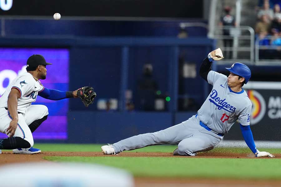 49個目の盗塁を決めたドジャース・大谷翔平【写真：荒川祐史】