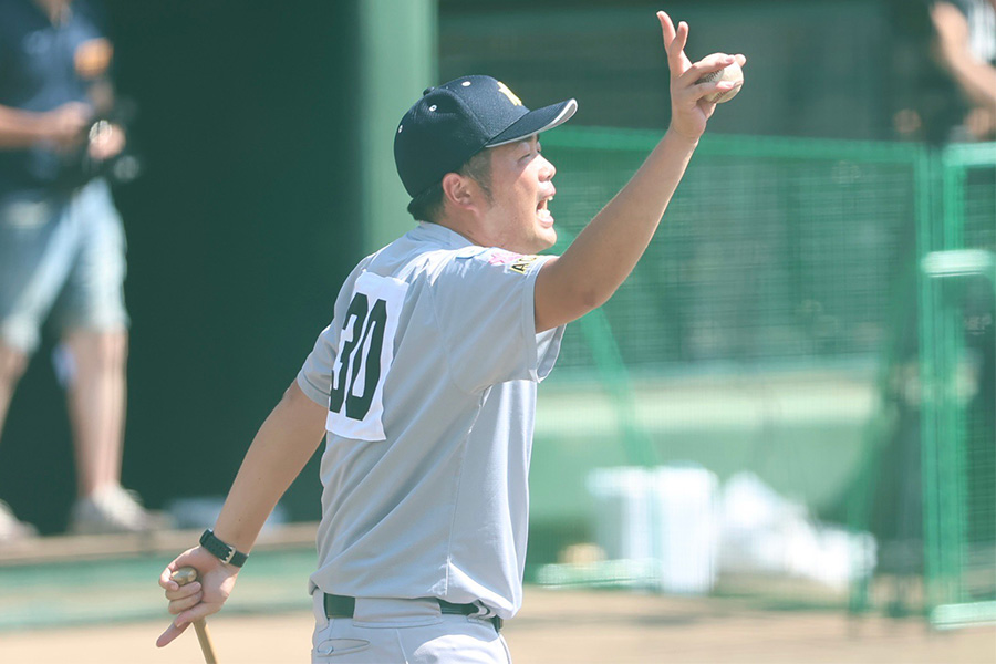 青森山田リトルシニアの中條純監督【写真：加治屋友輝】