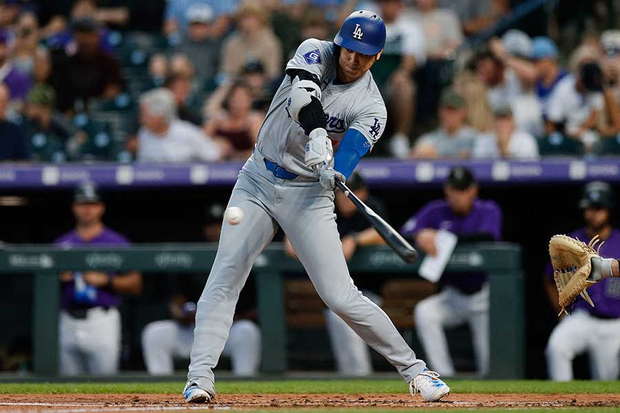 ロッキーズ戦で安打を放ったドジャース・大谷翔平【写真：ロイター】