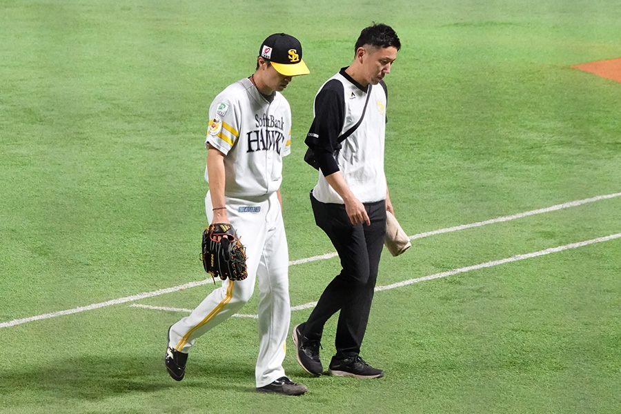 緊急降板となったソフトバンク・和田毅【写真：竹村岳】