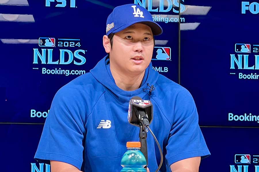 取材に対応したドジャース・大谷翔平【写真：小谷真弥】