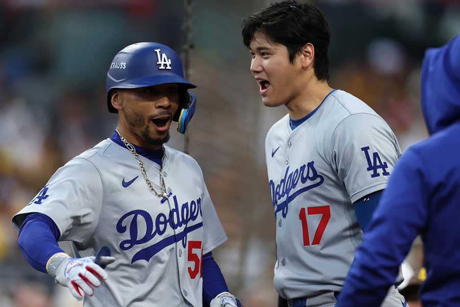 ドジャース・大谷翔平（右）とムーキー・ベッツ【写真：Getty Images】