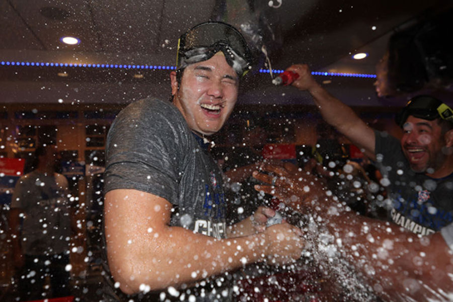 シャンパンファイトを楽しむドジャース・大谷翔平【写真：Getty Images】