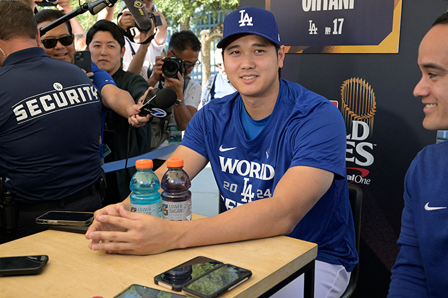 前日会見に臨んだドジャース・大谷翔平【写真：ロイター】