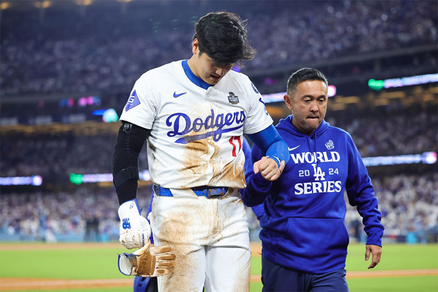 苦悶の表情を浮かべるドジャース・大谷翔平【写真：Getty Images】