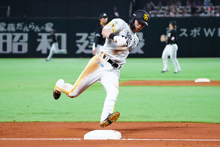 ソフトバンク・周東佑京【写真：荒川祐史】