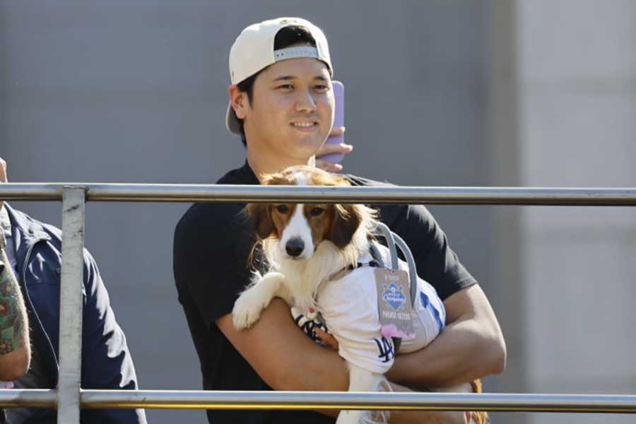 パレードに参加したドジャース・大谷翔平と愛犬のデコピン【写真：Getty Images】