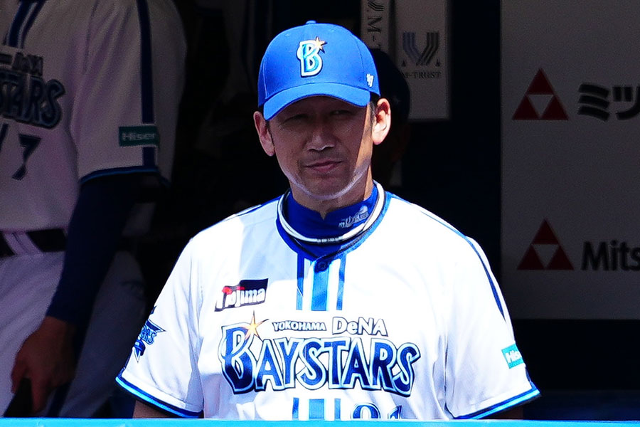 DeNA・三浦大輔監督【写真：荒川祐史】