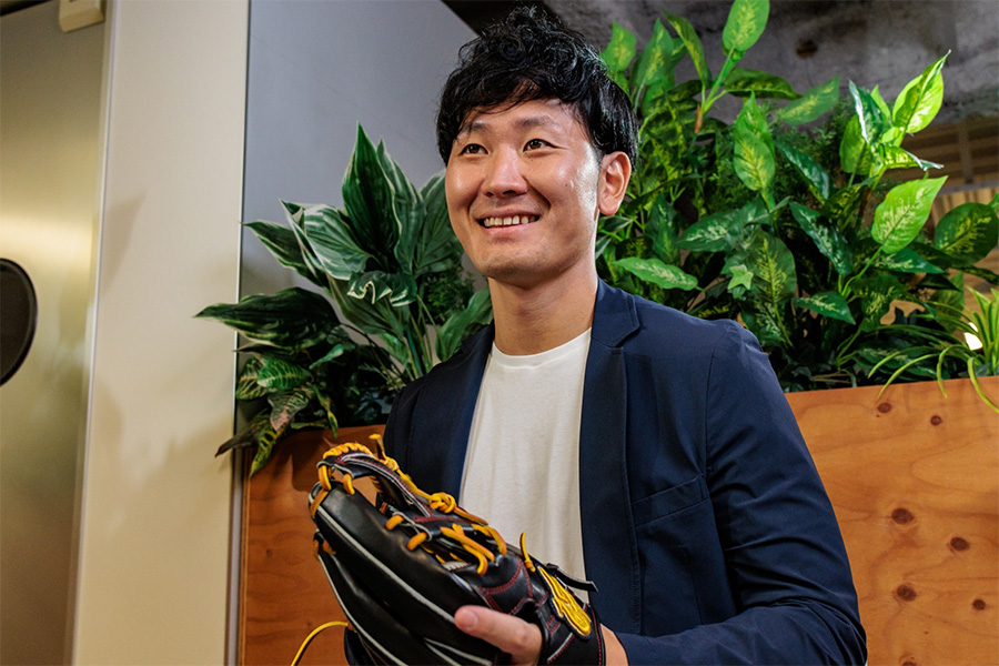 慶応高で2度甲子園に出場した鈴木裕司氏【写真：伊藤賢汰】