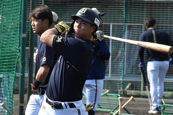 秋季キャンプで汗を流すオリックス・横山聖哉【写真：真柴健】