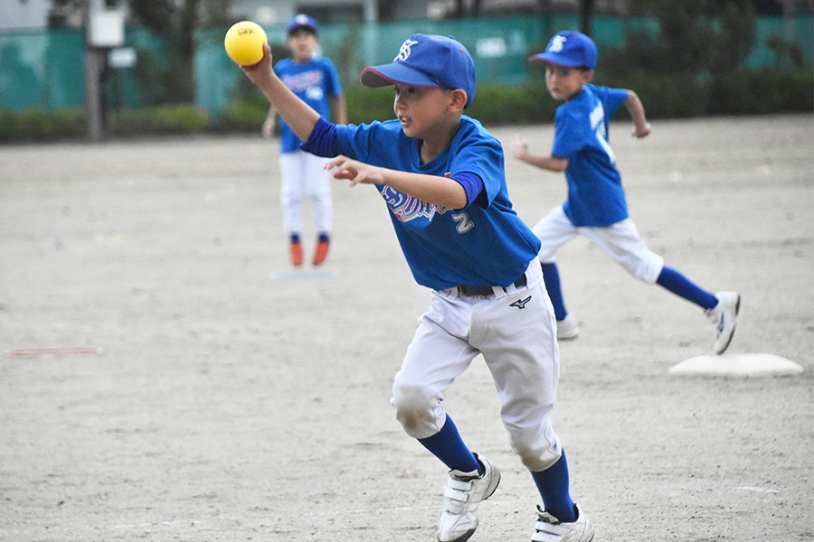 七郷少年野球クラブの「バックホームゲーム」の様子【写真：川浪康太郎】