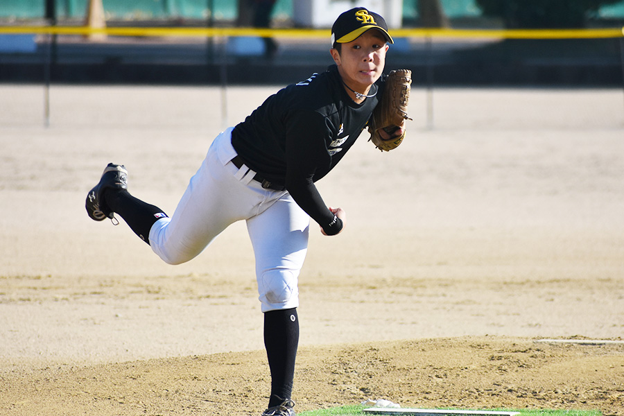 ピッチング、遊撃守備、打撃でも活躍が期待の主将・山崎海和【写真：高橋幸司】