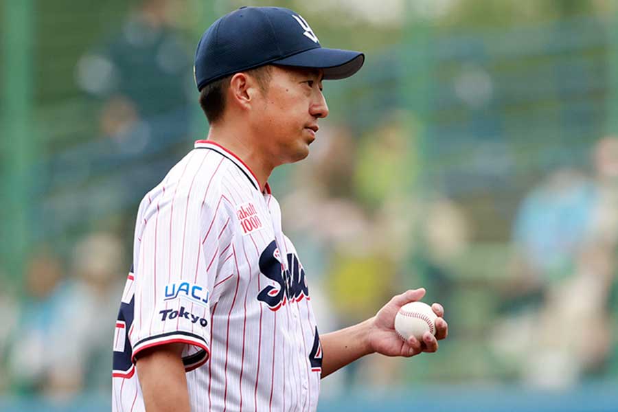 今季、ヤクルトでプレーした嘉弥真新也氏【写真：小池義弘】