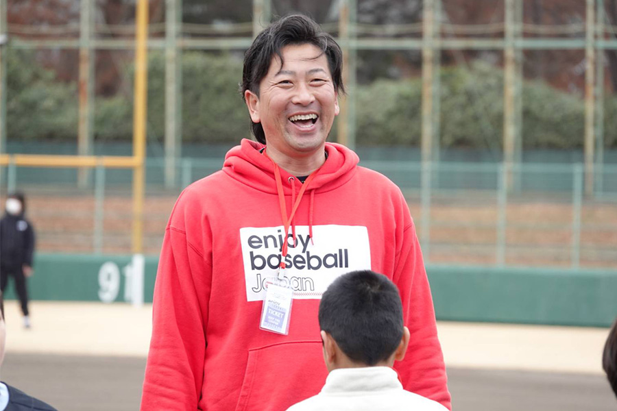 「僕たちは野球を通じてできることがある」と小松氏【写真：橋本健吾】