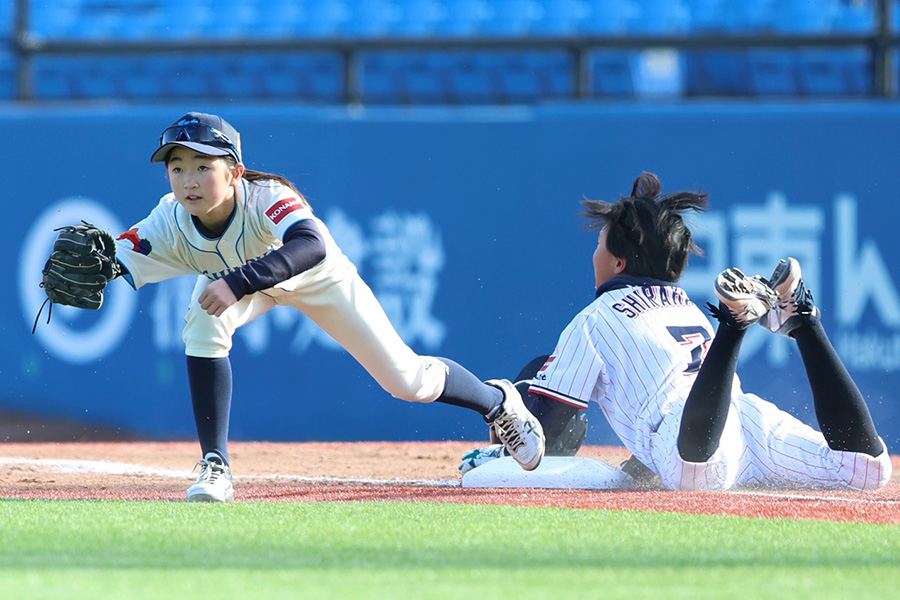 好守でチームをもり立てた四国ILジュニア一塁手・平村【写真：加治屋友輝】