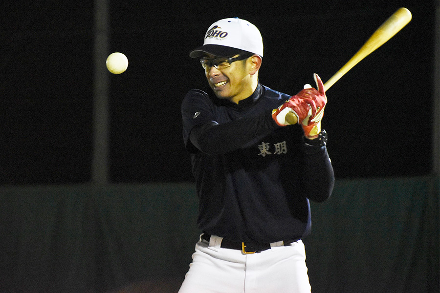 東朋中軟式野球部の鈴木賢太氏【写真：川浪康太郎】