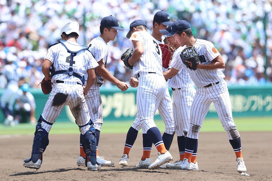 滋賀学園は昨年の夏の甲子園にも出場した【写真：加治屋友輝】