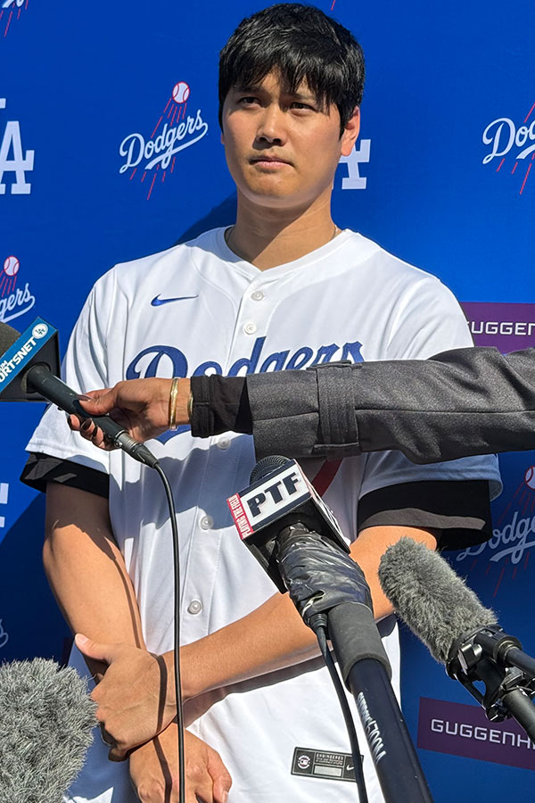 大谷翔平の左手薬指にはめられた指輪【写真：小谷真弥】