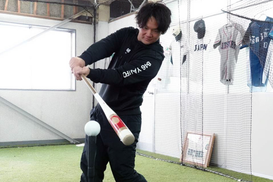 野球塾「WIN Baseball School」の八代和真氏【写真：橋本健吾】