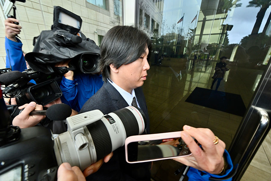 裁判所へ向かう水原一平氏【写真：Getty Images】