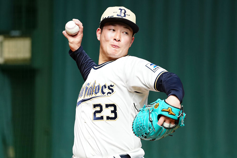 キャンプで練習を行うオリックス・吉田輝星【写真：小林靖】