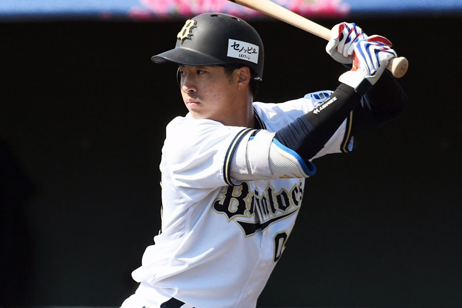 春季キャンプで練習するオリックス・河野聡太【写真：北野正樹】