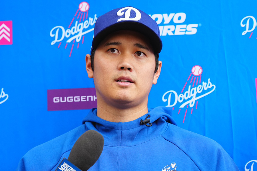 取材に応じたドジャース・大谷翔平【写真：荒川祐史】