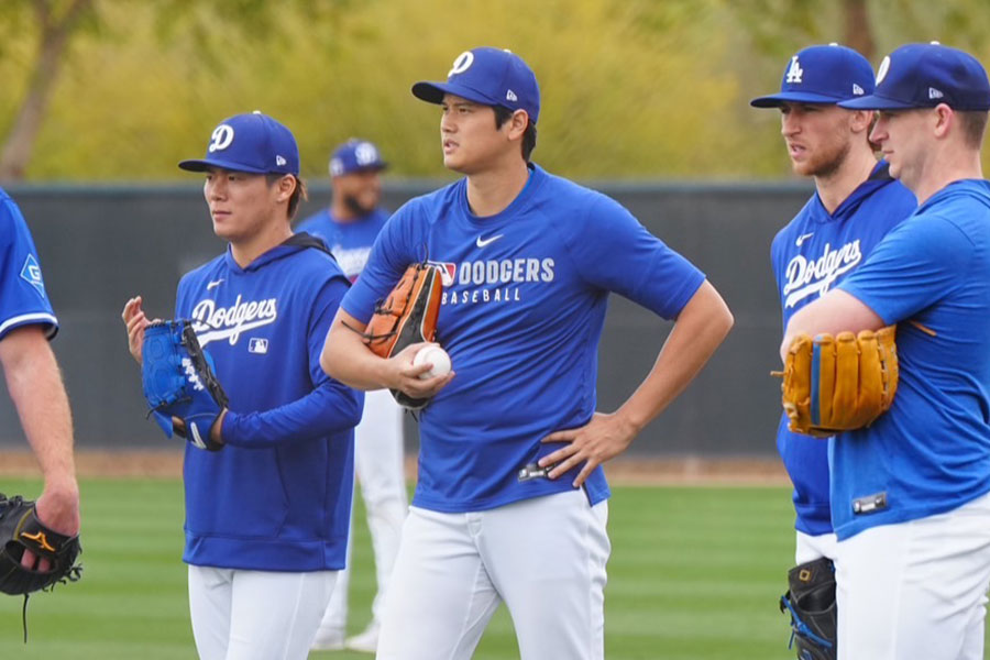 ドジャース・大谷翔平（中央）【写真：荒川祐史】