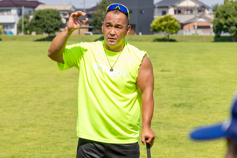 野球塾「根鈴道場」を運営する根鈴雄次氏【写真：伊藤賢汰】