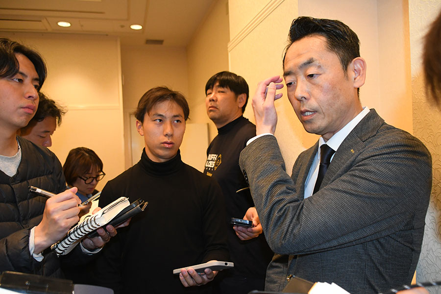 会見に臨んだオリックス・後藤俊一広報宣伝部長【写真：北野正樹】