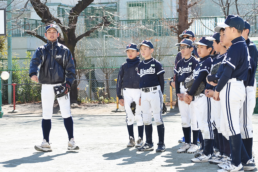 不動パイレーツの田中和彦監督（左）【写真：高橋幸司】